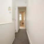 Modern 4 Bedroom House Sleeps 8, 13 Minutes From Centre, Free Parking & Wi-fi, Weekly & Monthly Stays, Great Rates Available At Peachy *