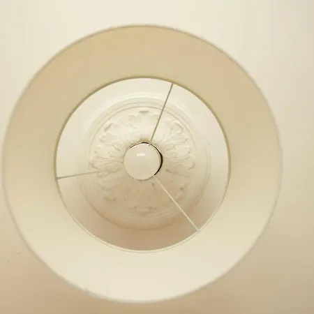 Spacious 4 Bedroom House - Sleeps 8 Guests, Contractors, Groups, Families, Business, Tourist & Relocation Welcome, 13 Minutes From Centre, Fast Wi-fi, Smart Tv In Lounge & Free Parking, Long & Short Welcome